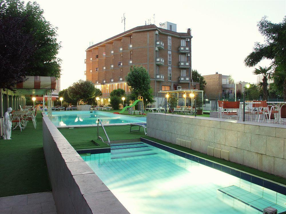 Hotel Marina Beach - Azzurro Club Ravenna Eksteriør bilde